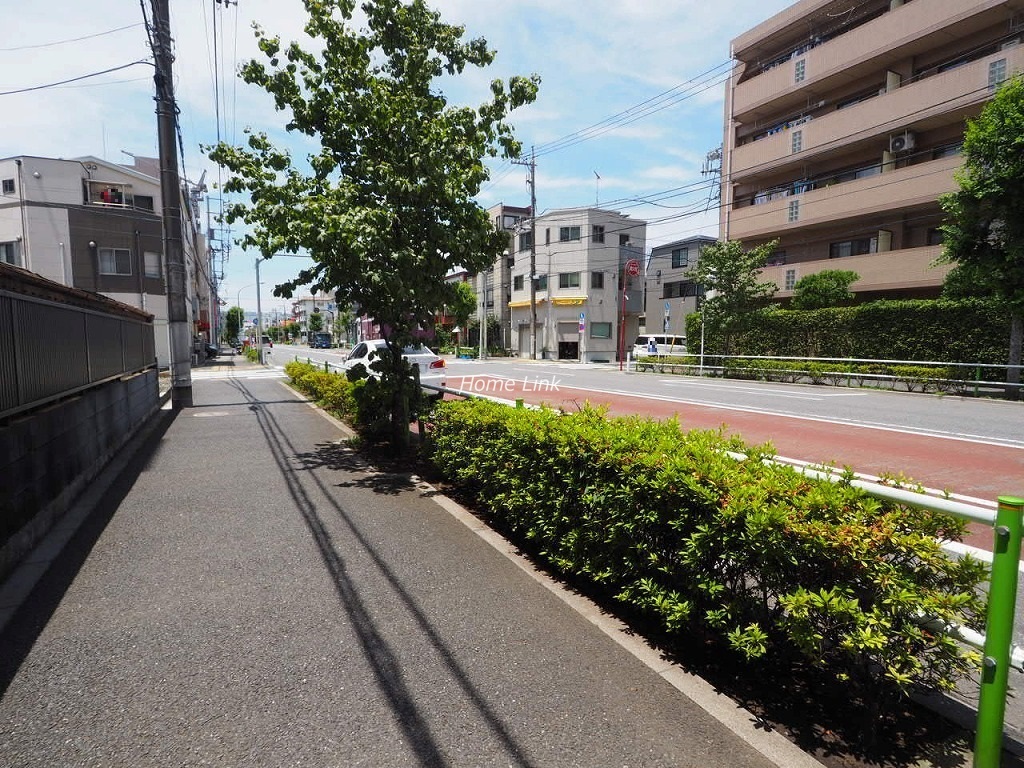 高島平ローヤルコーポ　前面道路